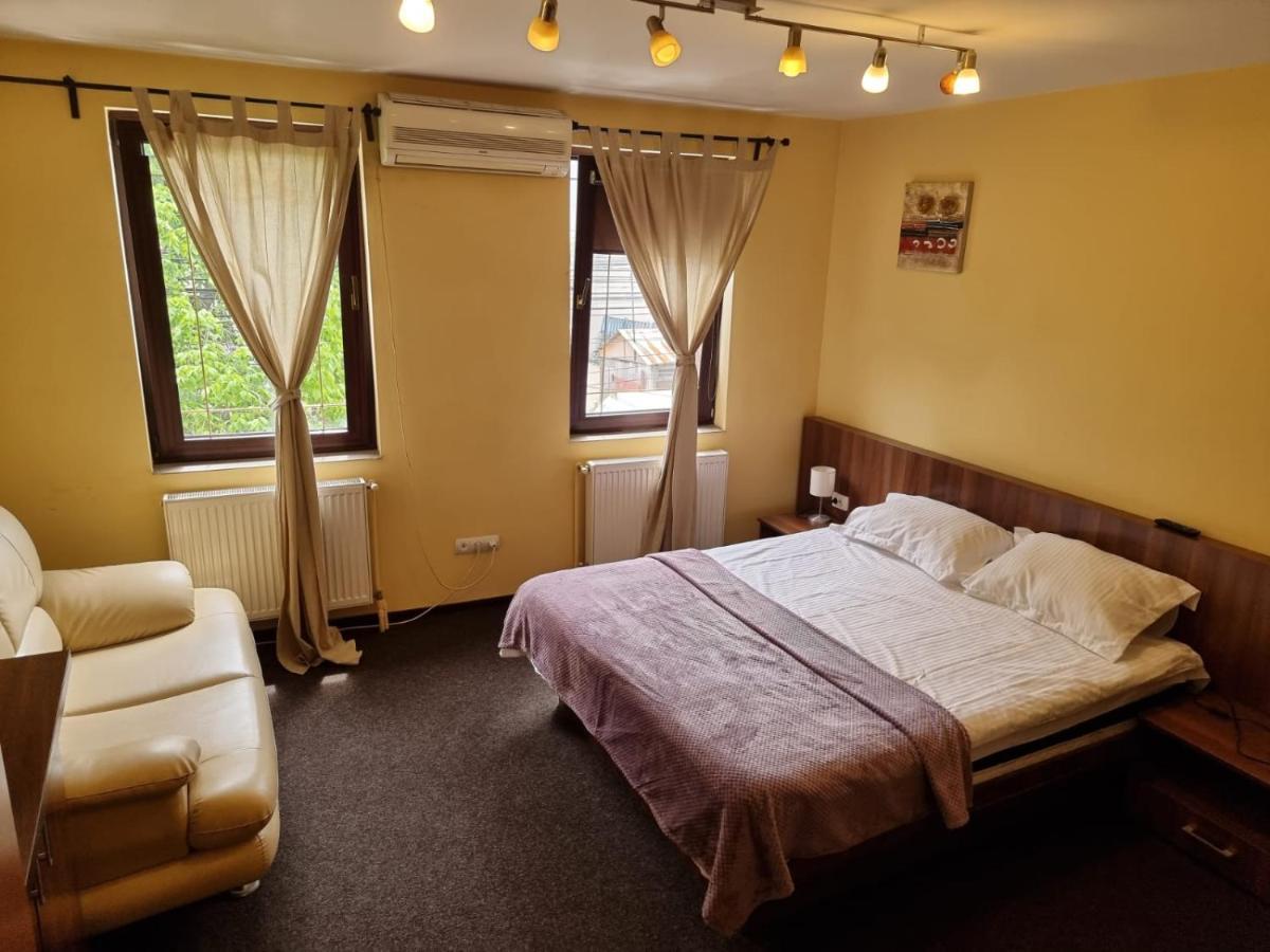 플로이에슈티 Casa Romana 아파트 외부 사진